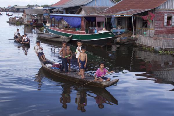 Half-Day Kampong Pluk Floating Village Tour