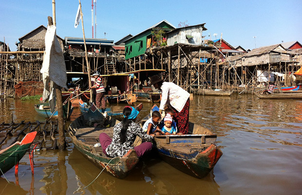 Half-Day Kampong Pluk Floating Village Tour